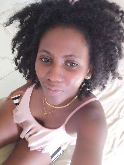 Zinah 25 ans Vohemar  Madagascar