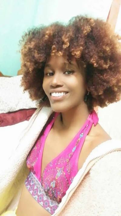 Hasina 24 ans Antalaha  Madagascar