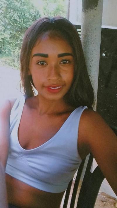 Alexandra 22 ans Anaco  Venezuela