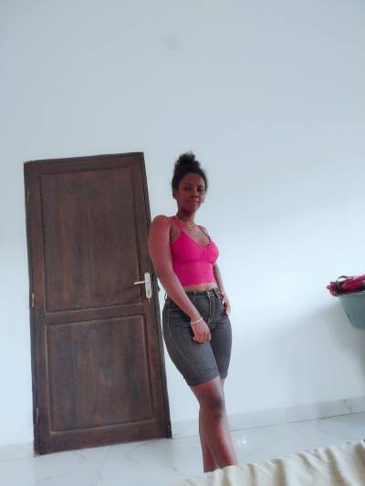 Zinah 25 ans Vohemar  Madagascar