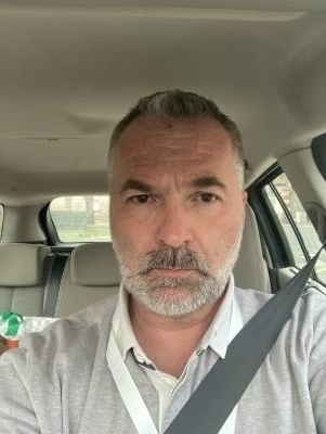 Frédéric 53 ans Guyancourt France