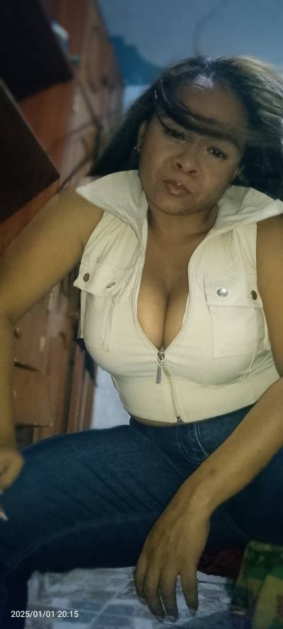 Yule 34 ans Valencia  Venezuela